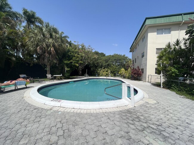 Building Photo - 1420 Atlantic Shores Blvd