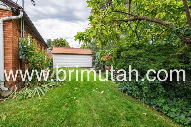 Building Photo - 950 E Millcreek Way