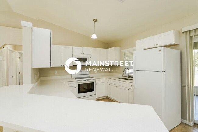 Building Photo - 820 SW 11th Pl
