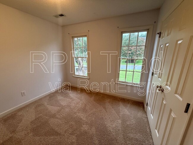Building Photo - 4210 Shoal Creek Dr