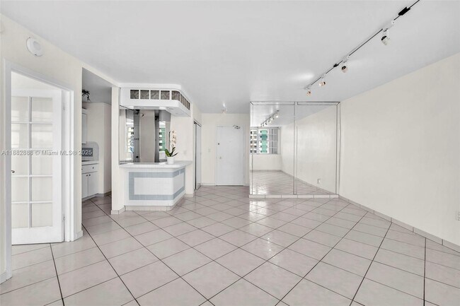 Building Photo - 5313 Collins Ave
