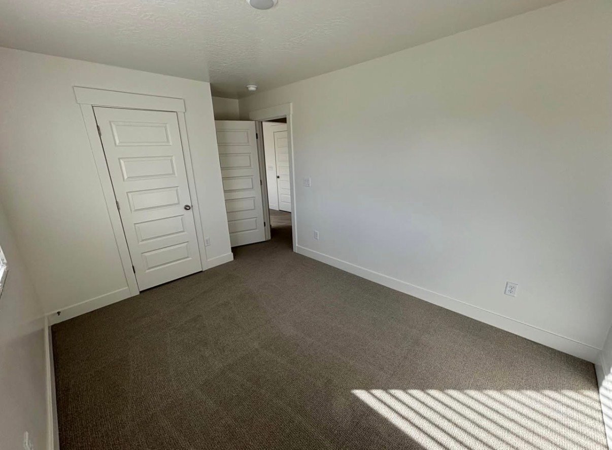 Building Photo - 2346 E Luciano Ln
