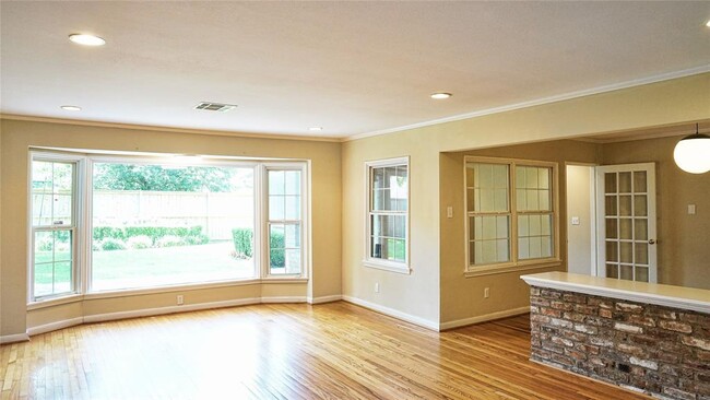 Building Photo - 2047 McClendon St