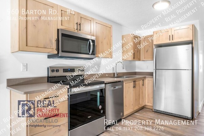 Building Photo - Brand New 3 Bedroom 1 Bath Apartment - Pet...