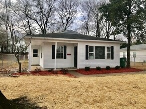 Building Photo - Must see this Adorable 3 bedroom 1 bath home in a Cu Da Sac. Conveniently close to Uptown, NODA, ...