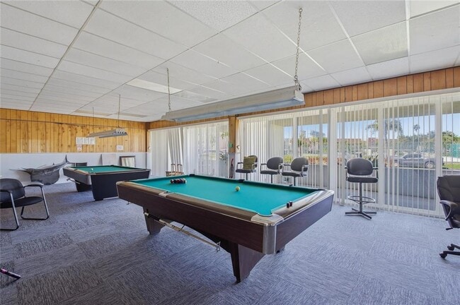 Building Photo - 7540 Bay Island Dr S