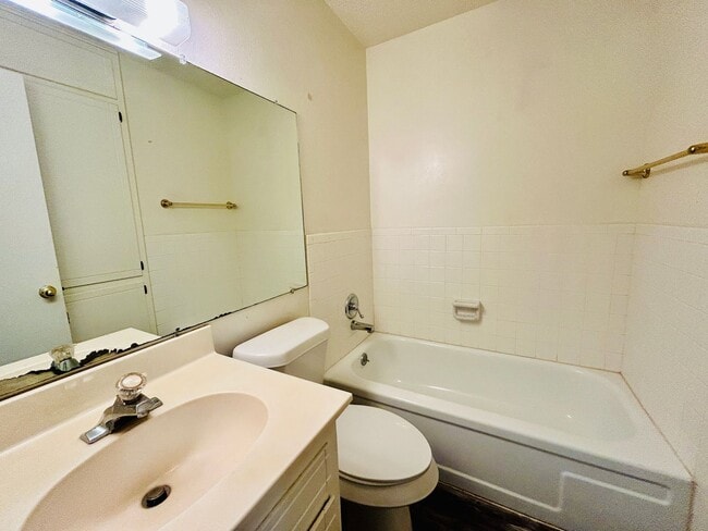 Building Photo - 4914 57th St