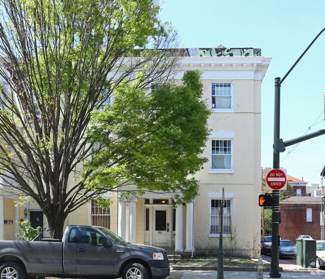 Building Photo - 421 W Grace St