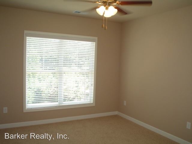 Building Photo - 3722 Burt Dr