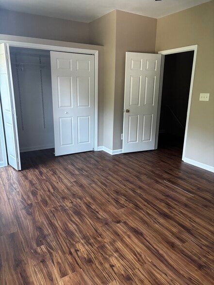Building Photo - 8533 Kangaroo Ct