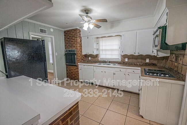 Building Photo - 4361 Montclair Cir E