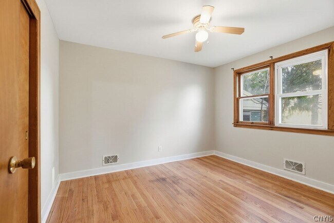 Building Photo - 7310 Oswego Rd