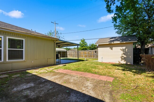 Building Photo - 1203 Valerie Ave