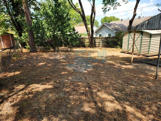 Building Photo - 3402 Lilac Terrace
