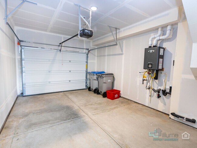 Building Photo - 3691 SW 209th Ave