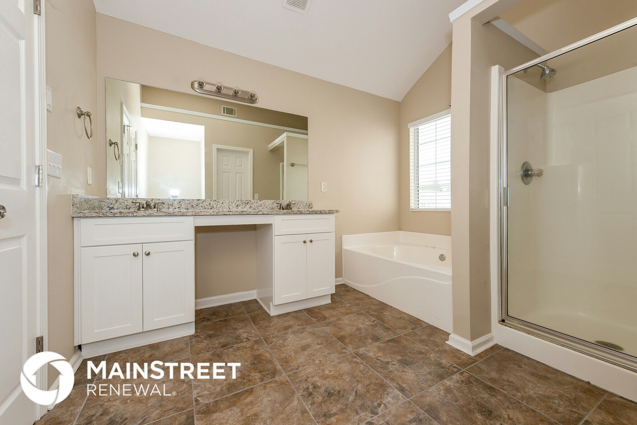 Building Photo - 473 Hillandale Park Dr