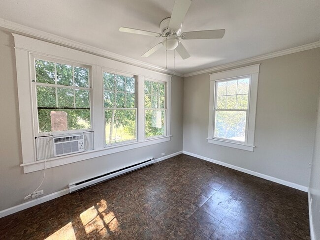 Building Photo - 207 E Burgess St