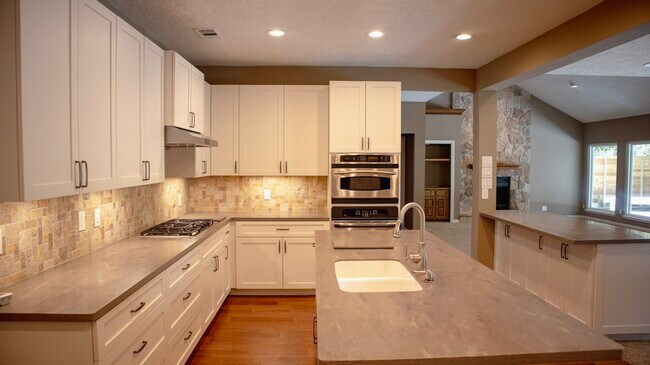 Building Photo - 9 Huntsmans Horn Cir