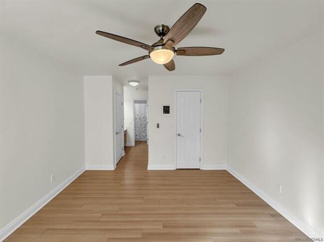 Building Photo - Light & Bright Condo in Normal Heights