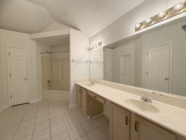 Building Photo - 4926 Noel Mission Dr