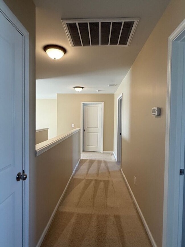 Building Photo - Beautiful 4BR Home in Shadow Moss – Available Now!