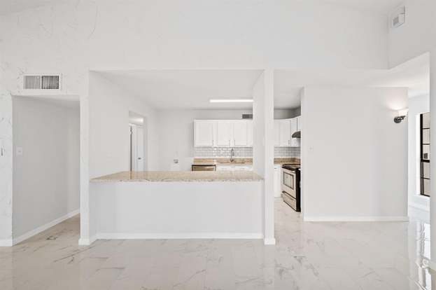 Building Photo - 2215 Overbrook Dr