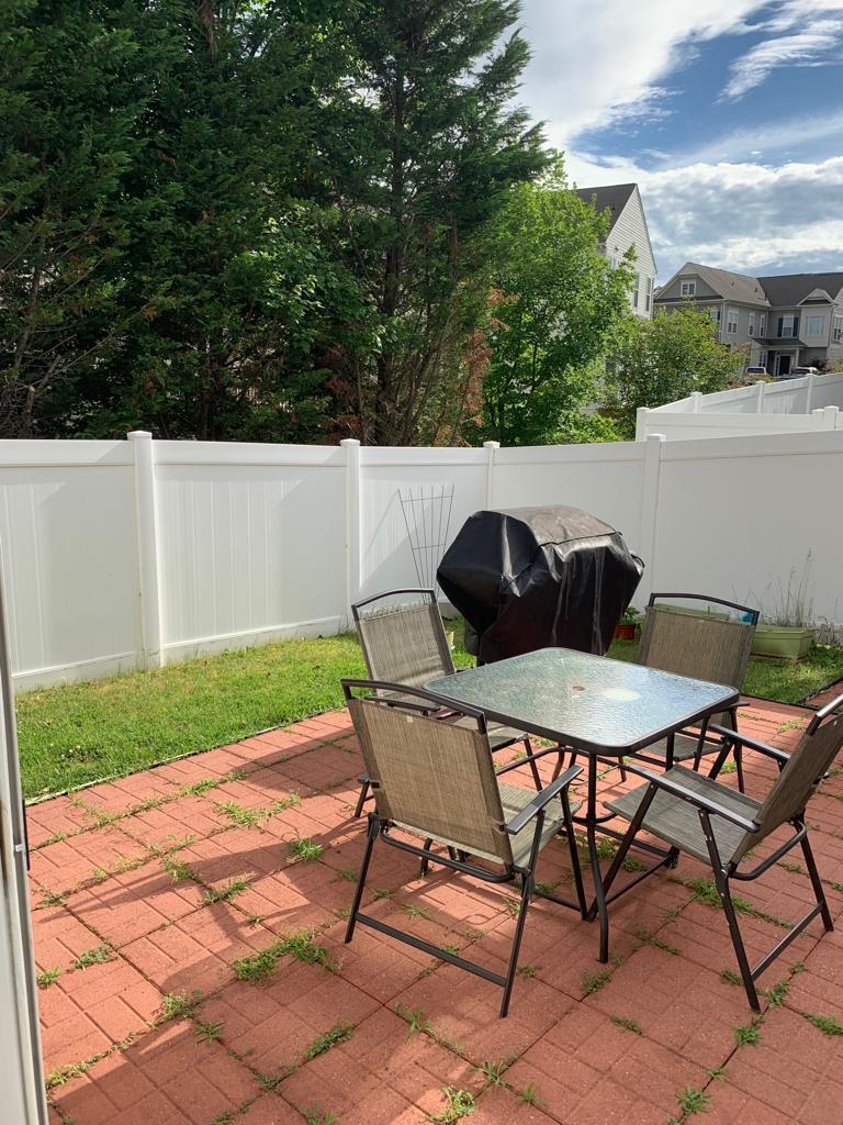 Fenced Patio - 43309 Ardmore St