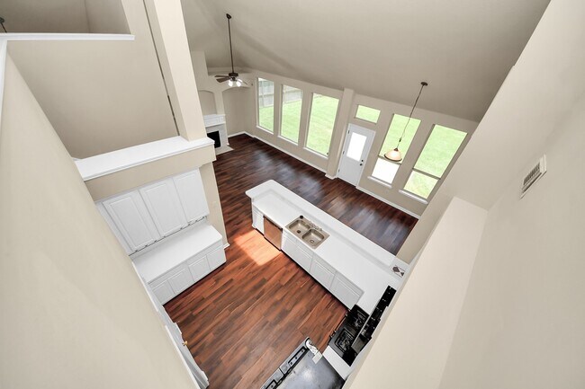 Building Photo - 530 Majestic Ridge Dr