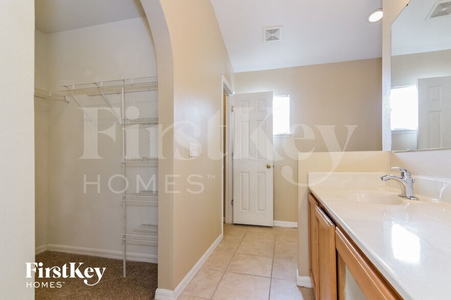 Building Photo - 3634 Queens Cove Blvd