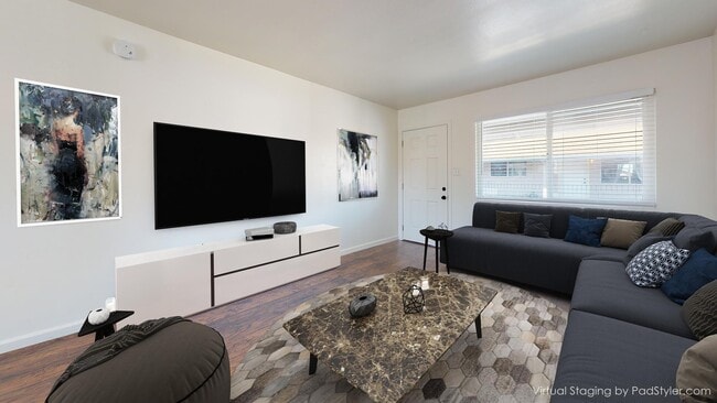 Building Photo - 1558 Bridge St