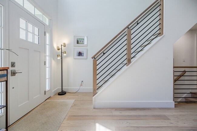 Building Photo - 2105 Brookridge Ter