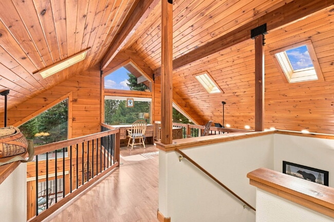 Building Photo - 3-Story, 5 bedroom, 3 bathroom in Harrison