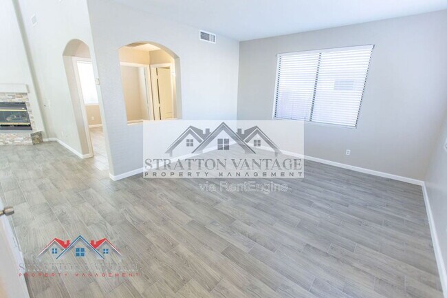 Building Photo - 16627 W McKinley St