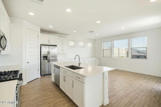 Building Photo - 31957 N 125th Ave