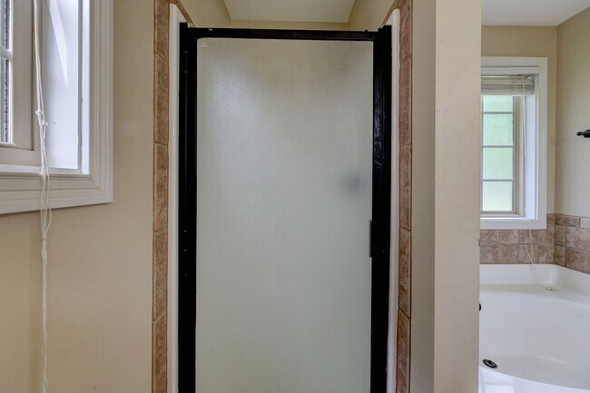 Building Photo - 2924 Brewster Drive