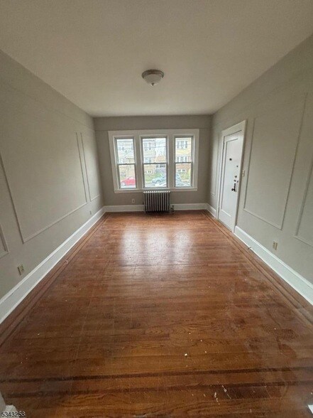 Building Photo - 854 Pennington St