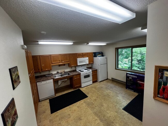Building Photo - Oak Ridge Manor Senior 62+ Apartments