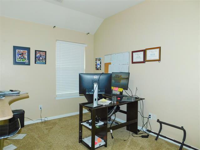 Building Photo - 2020 Jasmine Valley Drive