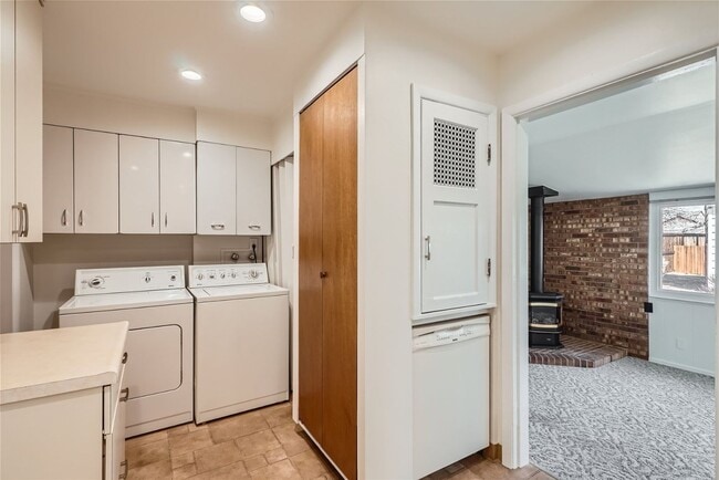 Building Photo - Beautiful 3-Bedroom Home in Denver – Avail...