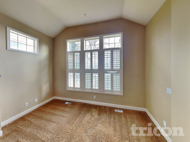 Building Photo - 29261 SW Charlotte Ln