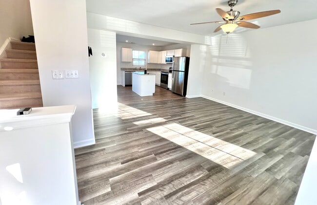 Building Photo - 2103 Portway Alley