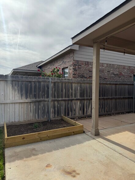 Building Photo - 6615 Colony Rd