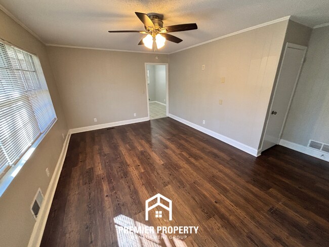 Building Photo - Spacious 3BR Home Near Birmingham w/ Hardwood Floors, Fenced Yard & Garage