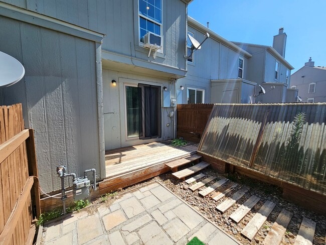 Building Photo - Quite 3 bed 2 bath home in 80916!!!