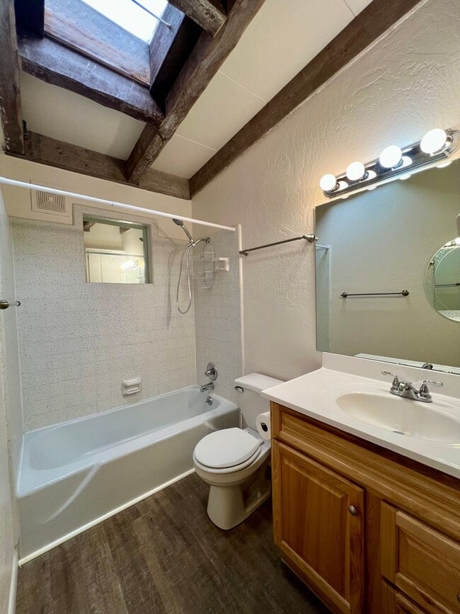 Building Photo - Unfurnished Long-term rental, Procure Only