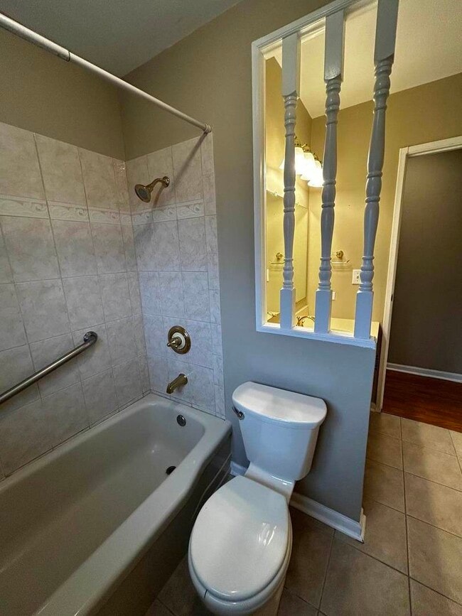 Building Photo - 5508 S Stough St