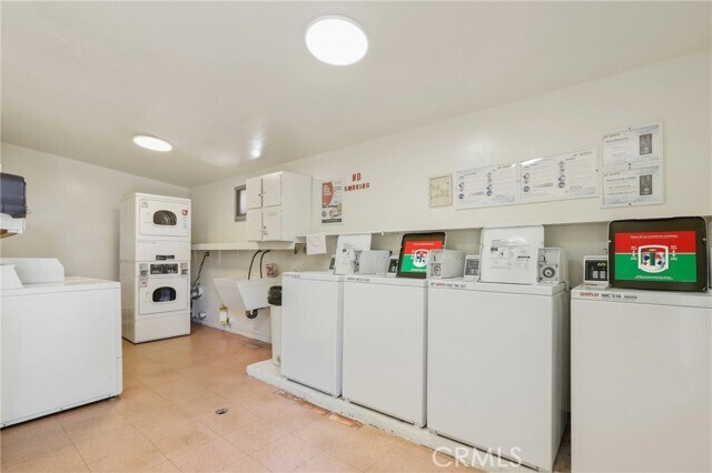 Building Photo - 1263 Paseo Dorado