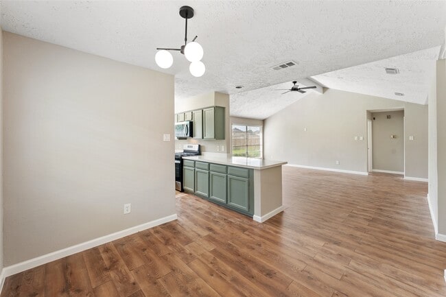 Building Photo - 2327 Rittenmore Dr