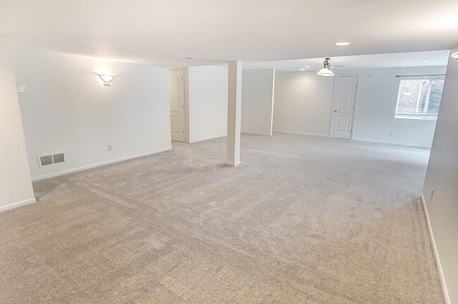 Building Photo - 1236 Kentland Ct