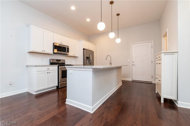 Building Photo - 1455 W 32nd St